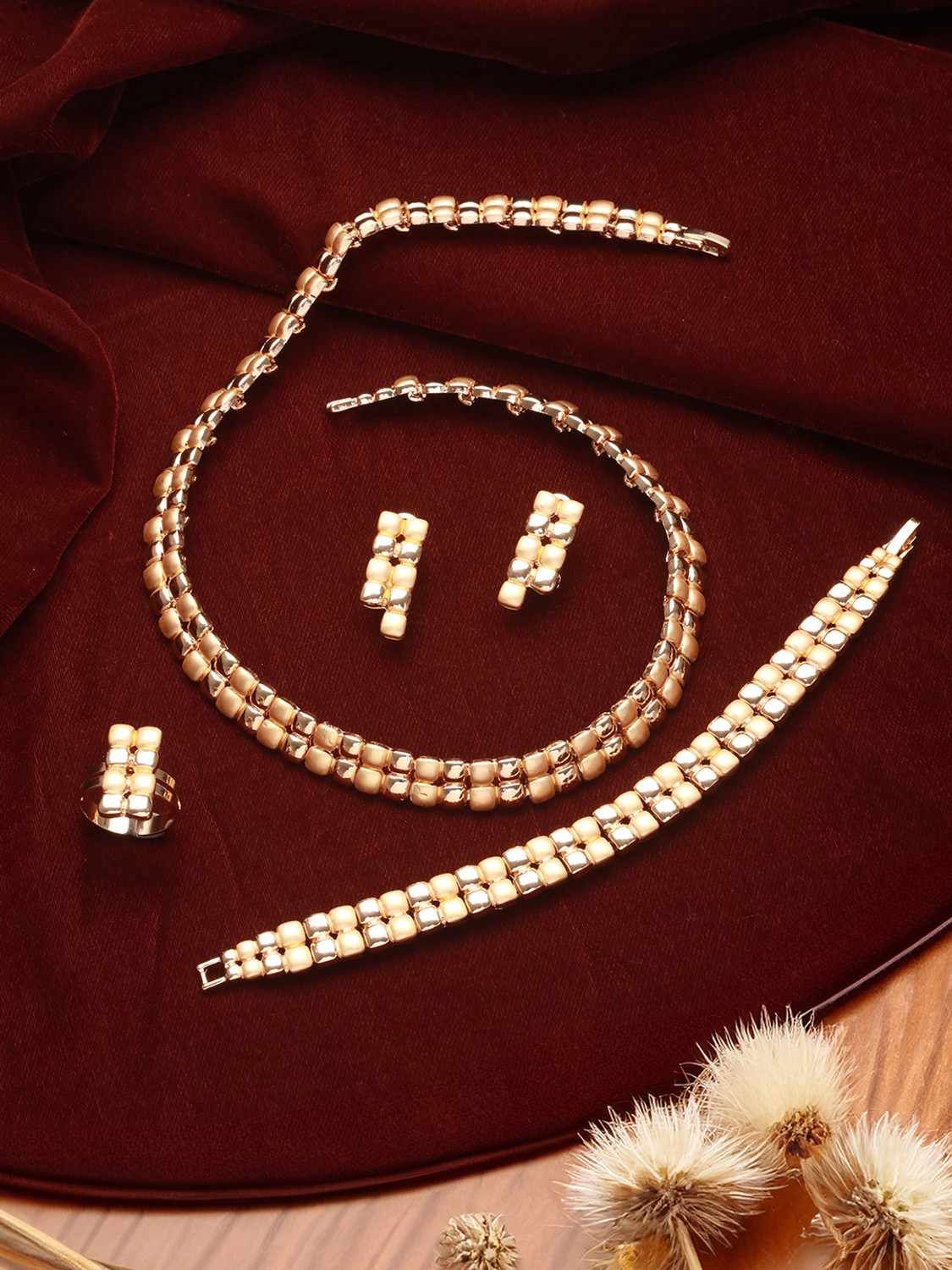 Image of SHINELOOM MUKTTA Brass Gold-plated White, Gold Jewel Set (Pack of 1)