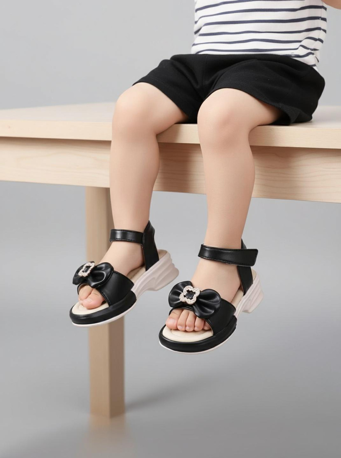 Image of Well Wear Velcro Strappy Sandals For Girls (Black , 7-8 Years)