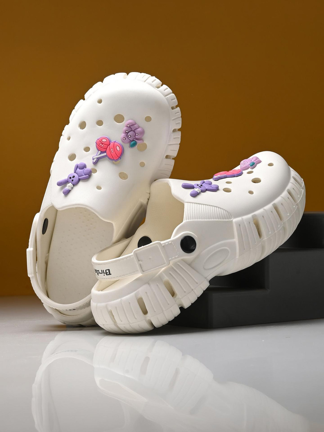 Image of Birde Buckle Clogs For Girls (Light Green , 9-10 Years)
