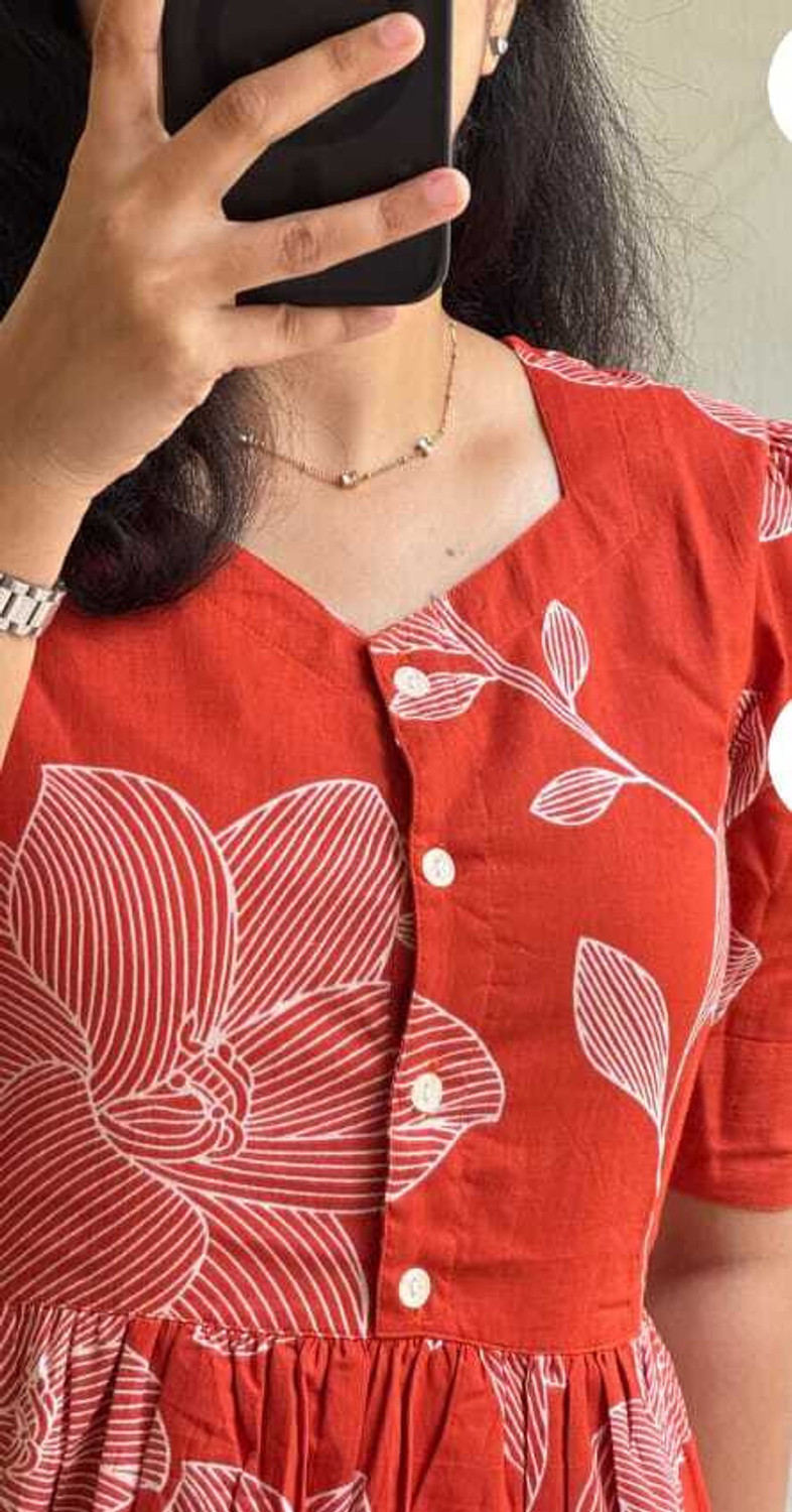 Image of VCJ Floral Print Pure Cotton Flared Kurta for Women (Red)
