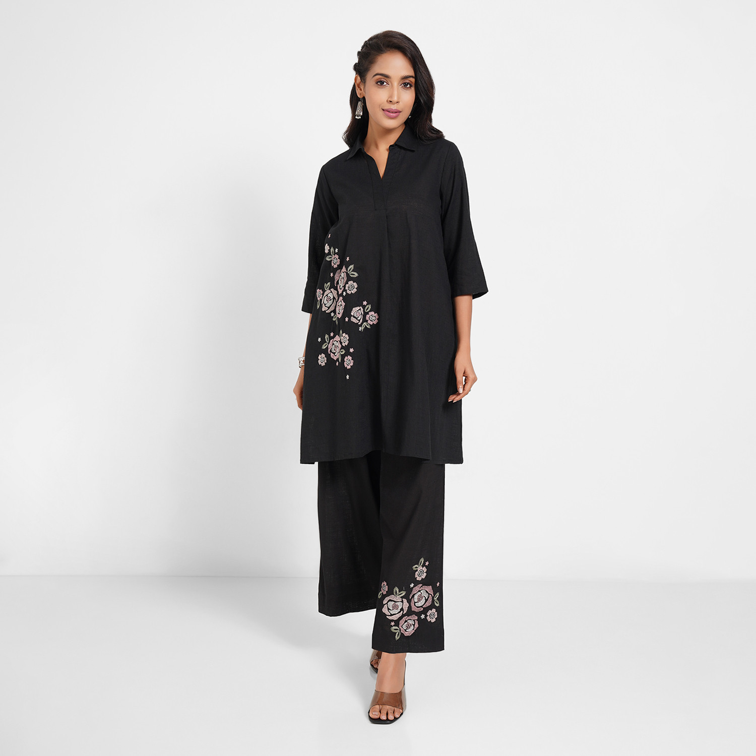 Image of Vishudh Embroidered Cotton Blend Straight Kurta for Women (Blue)