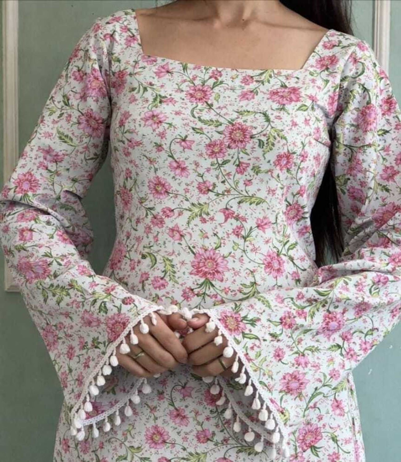 Image of HARIKRISHNA Floral Print Crepe Anarkali Kurta for Women (Green, White)
