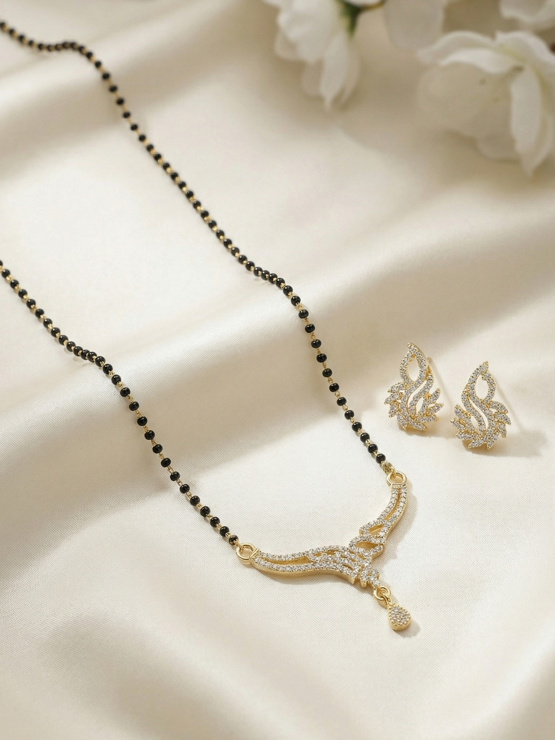 Image of brado jewellery Brass Gold-plated Silver, White, Grey Jewel Set (Pack of 1)