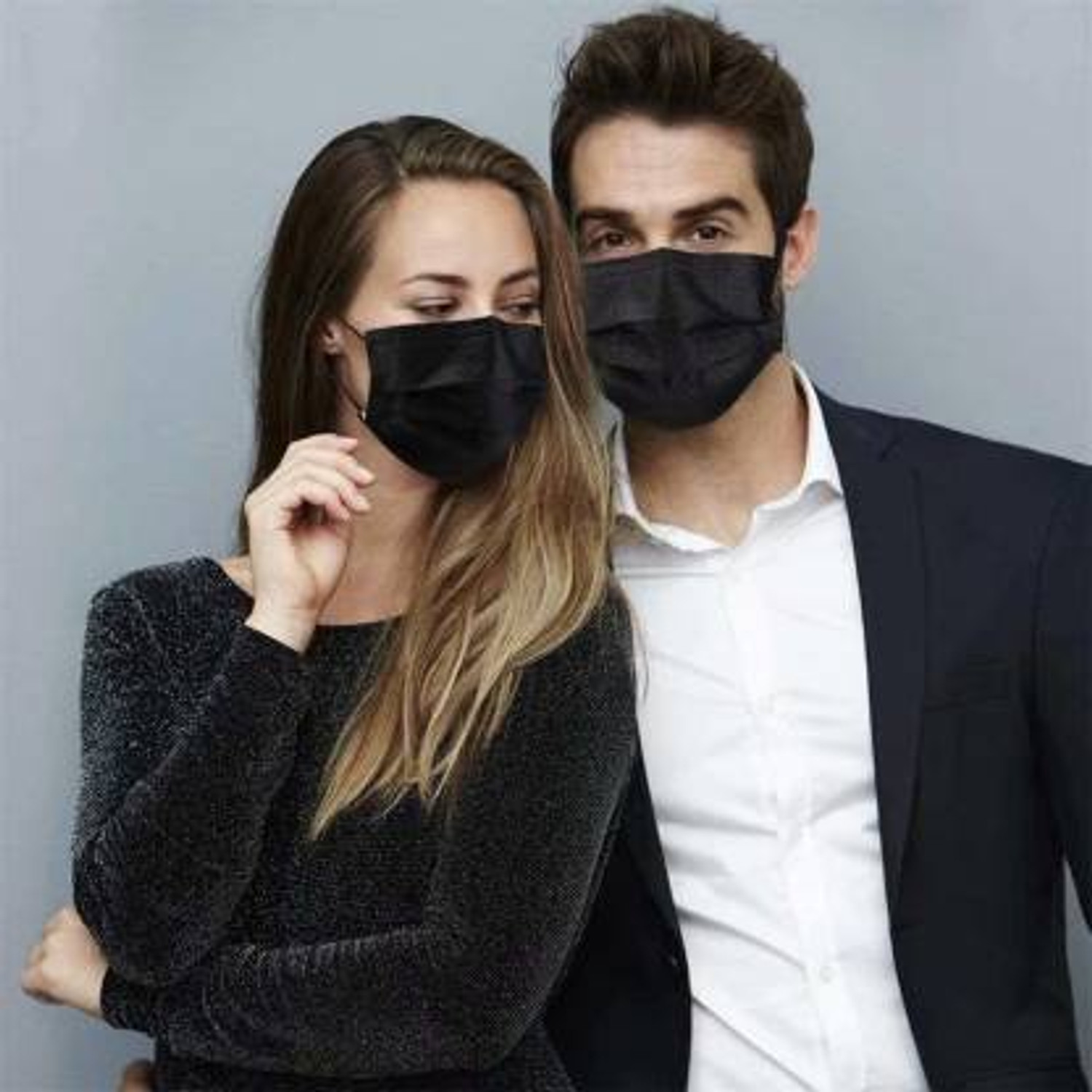 Image of Vaghani 1000Pcs With Pin Black and Blur 3 Ply Pharmaceutical Surgical Mask with 3 Layer 3 Ply Surgical Mask (1000 Pcs ( Black +Blue)) Surgical Mask With Melt Blown Fabric Layer (Blue, Black, Free Size, Pack of 1000, 3 Ply)