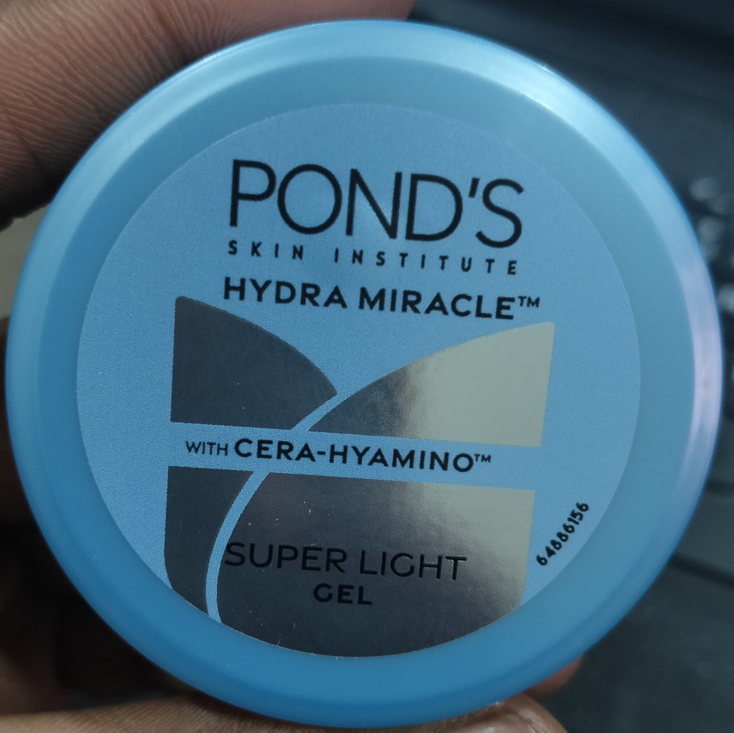 Image of POND's Super Light Gel Oil-Free Moisturize With Hyaluronic Acid & Vitamin E 100ml (100 ml)