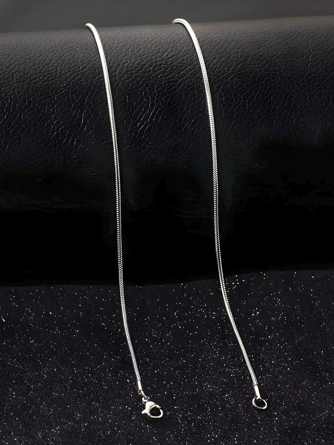 house of common Silver Snake Neck Chain - Image 6