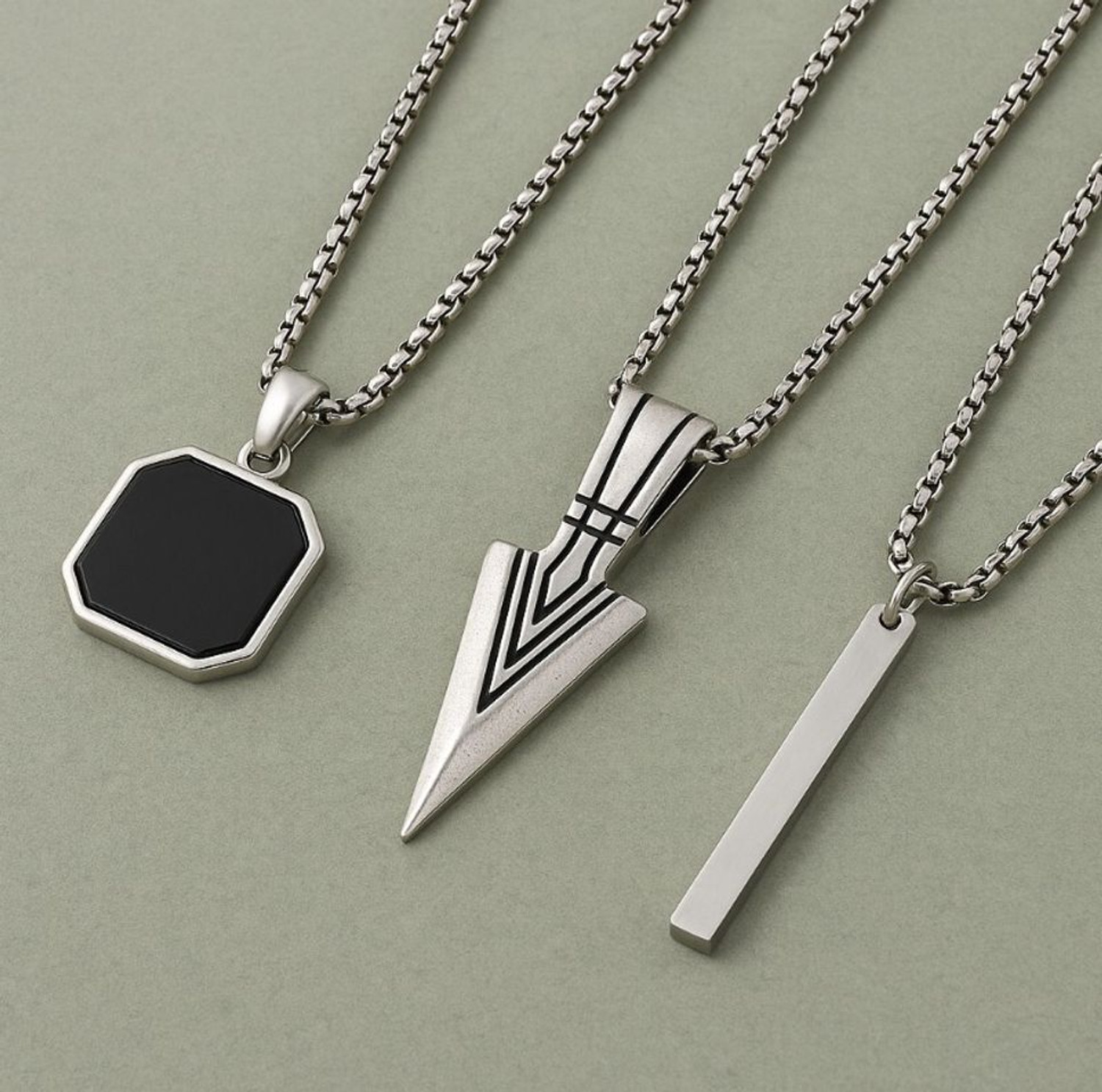 Nidhi Emporium Men Pendant - Image 1