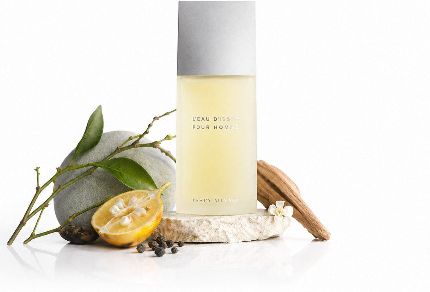 Issey Miyake L'Eau d'Issey Eau de Toilette 200 ml - Image 5