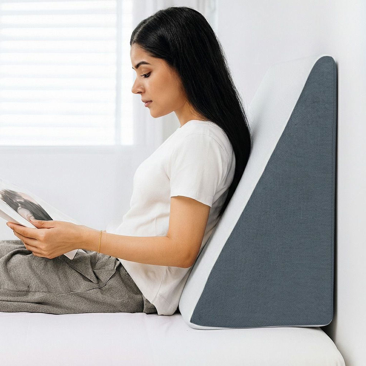 HOMESO Memory Foam Orthopaedic Wedge Pillow - Image 1