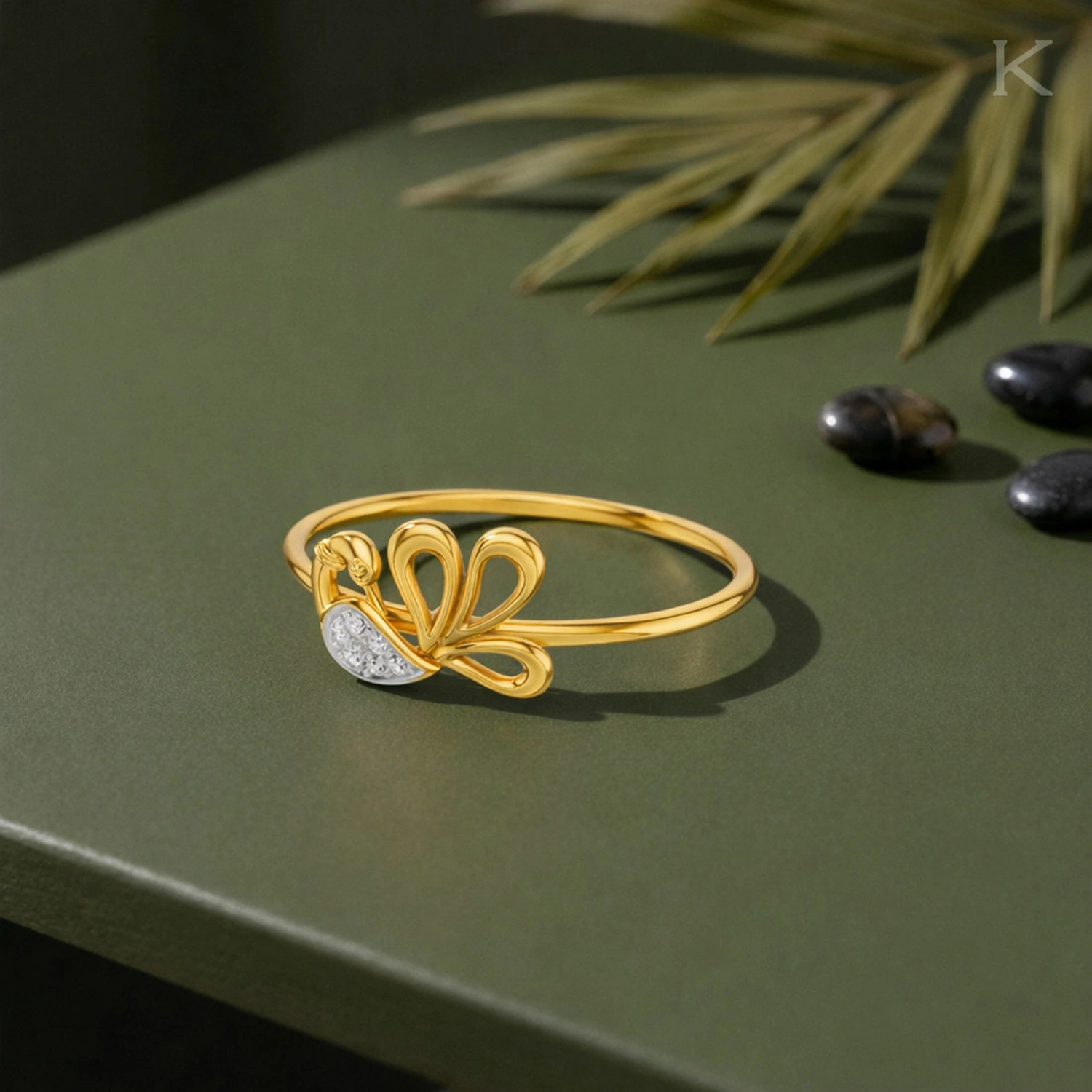 Image of LORDS JEWELS Shy Heart Diamond Ring 18kt Diamond Yellow Gold ring
