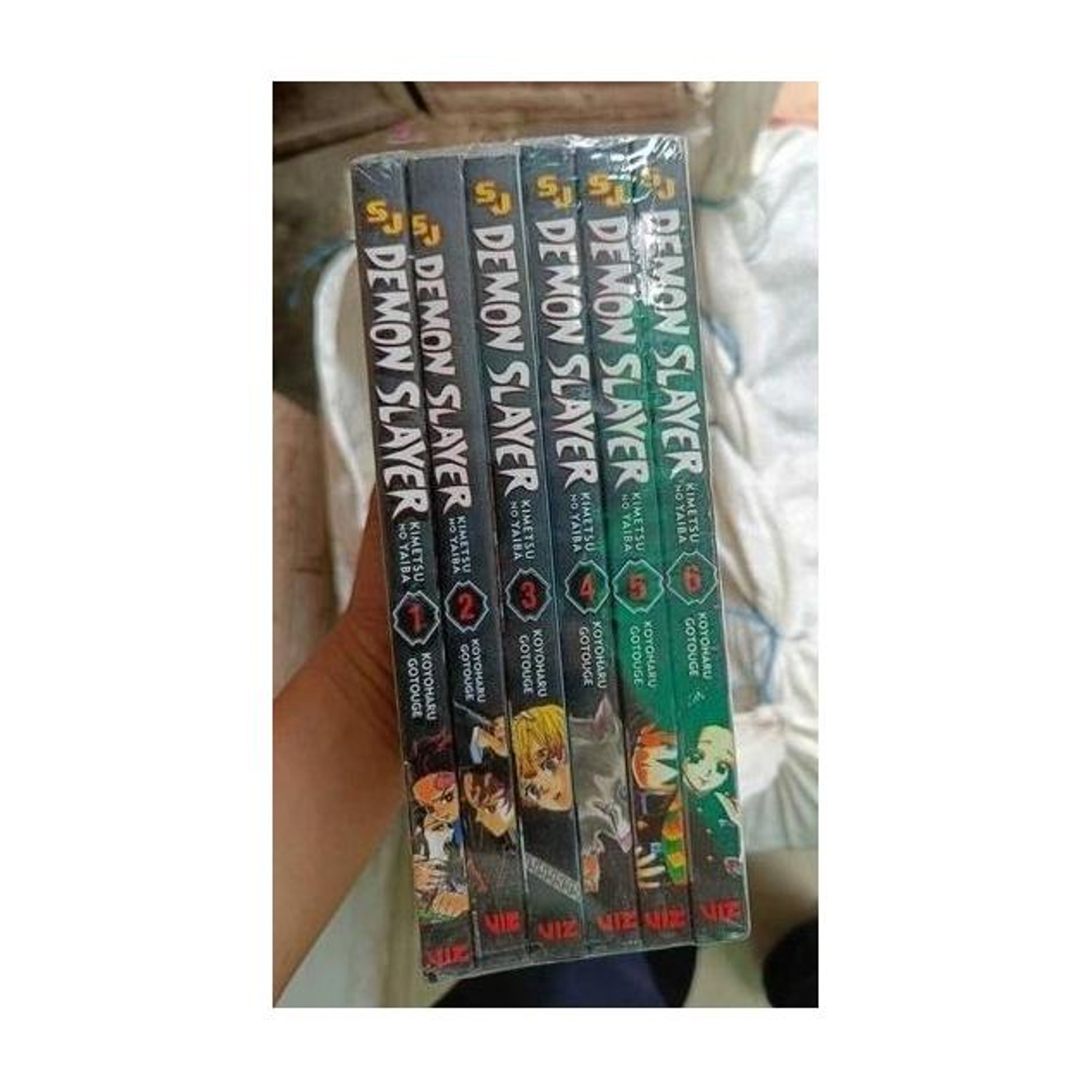 Demon Slayer Vol. 1-6 Book Set (Paperback, Koyoharu Gotouge) - Image 1