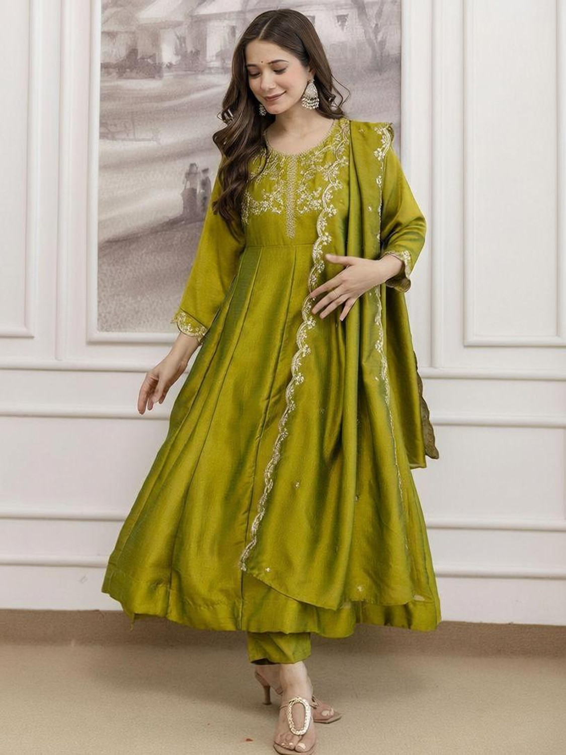 Image of GOKUL NX Printed Kurta, Trouser /Pant & Dupatta Set