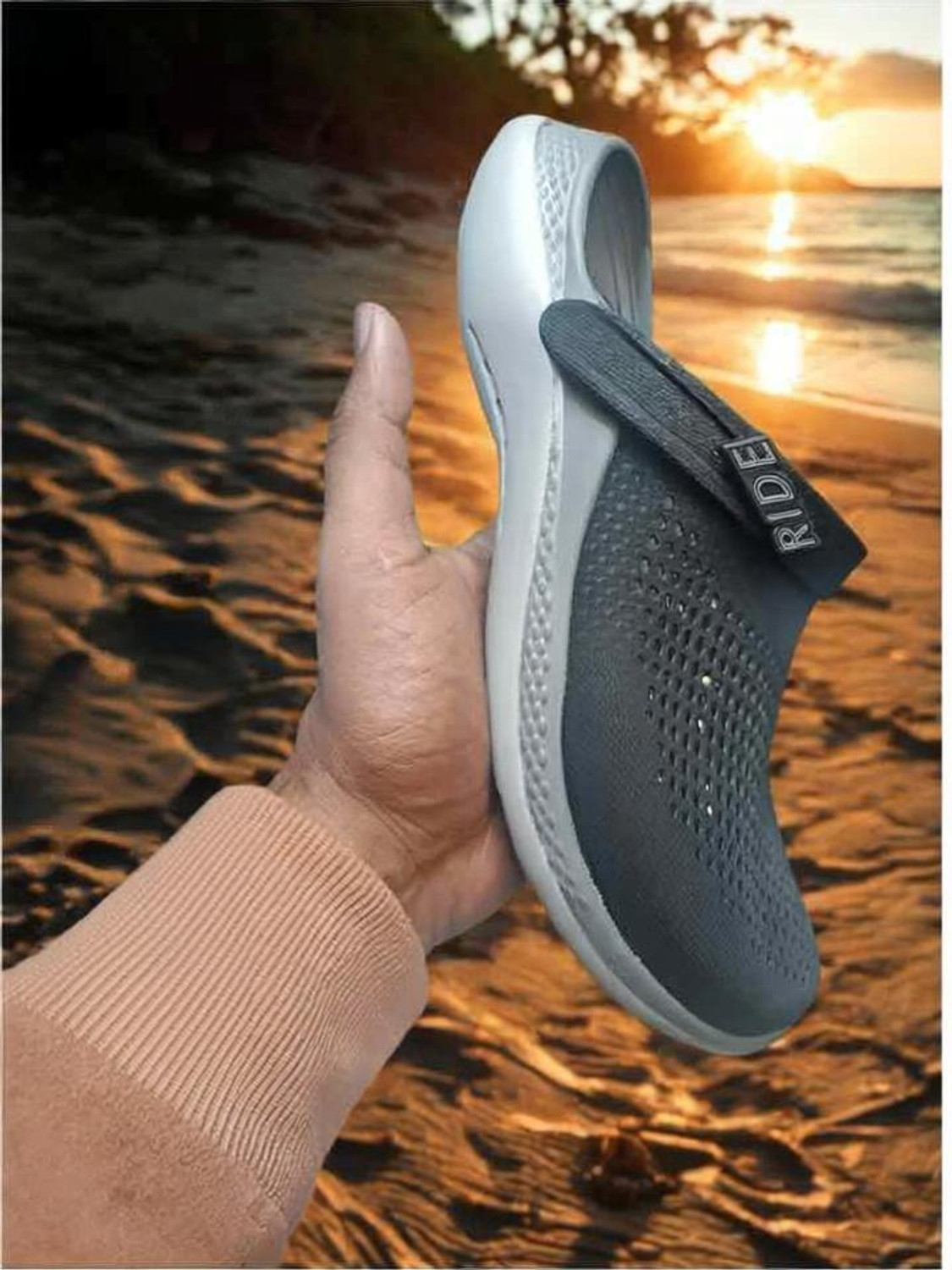 Kaiv Men Gray Clogs - Image 6