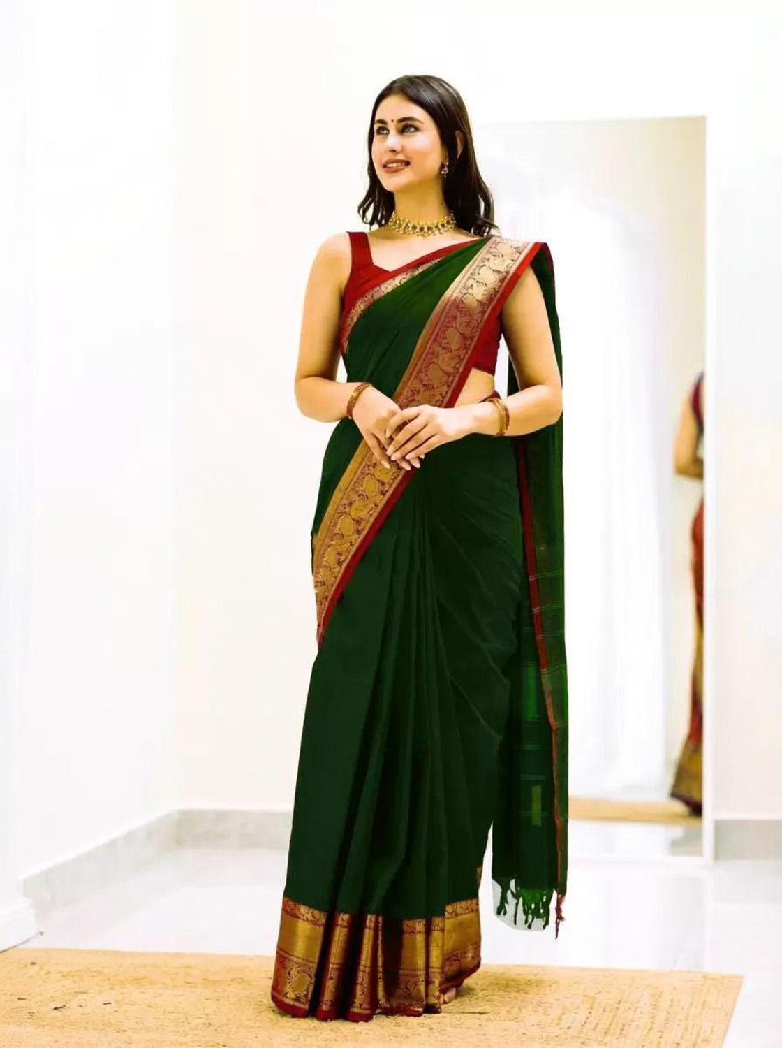 Image of WEYLIN Woven Kanjivaram Jacquard, Pure Silk Saree (Dark Green)