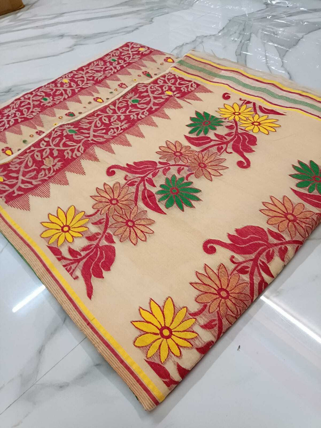 Image of Happy Creation Woven Jamdani Handloom Cotton Blend Saree (Multicolor)