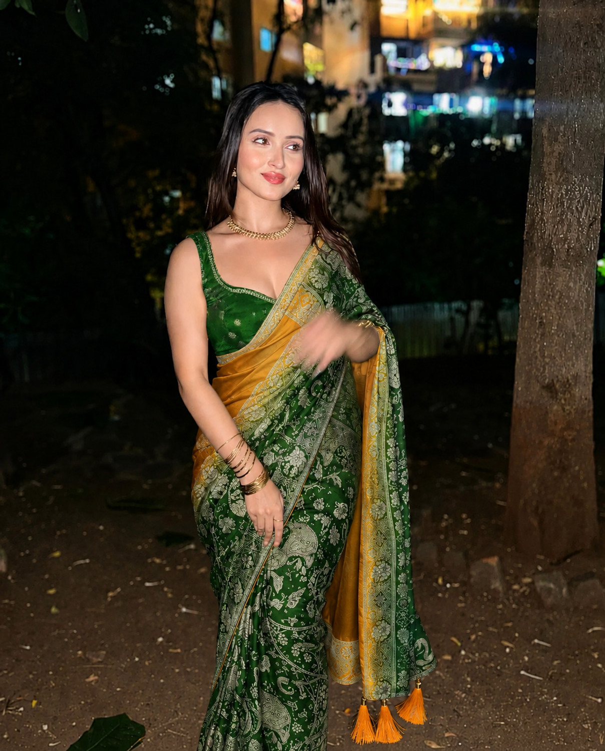 Image of AACHCHHADAN Embroidered, Geometric Print Bollywood Georgette, Art Silk Saree (Red, Green, Gold)