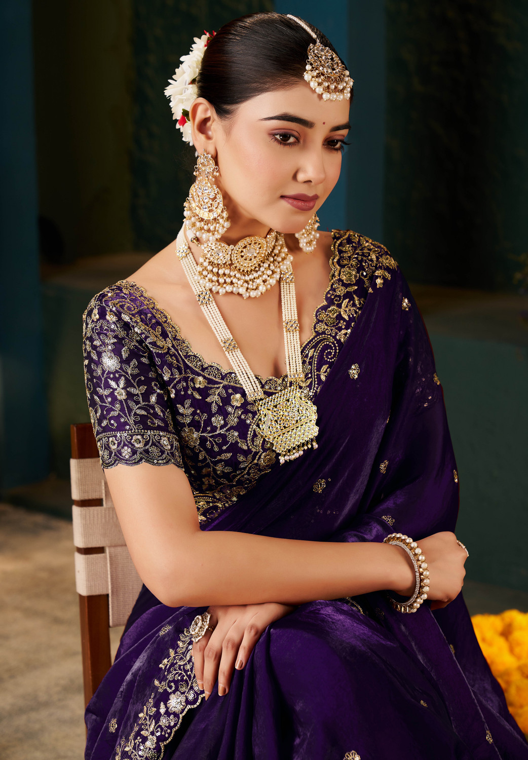 Laddu creation Embellished Silk Blend Saree - Image 1