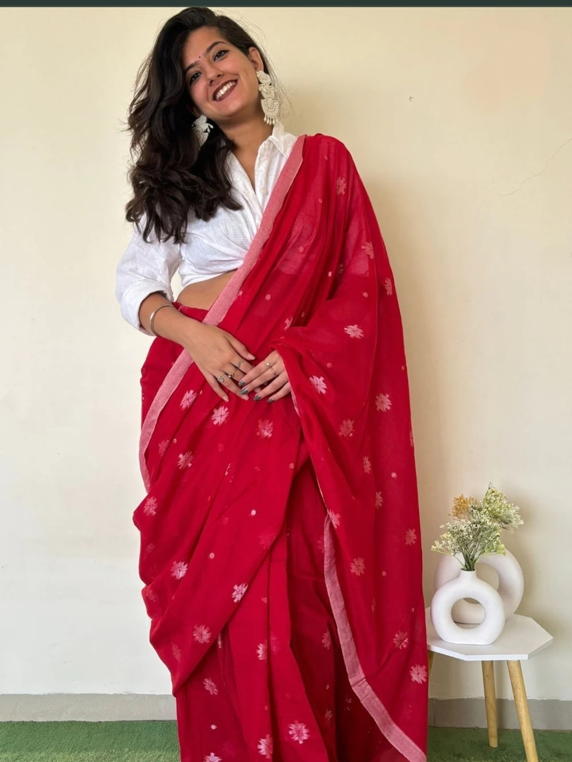 Image of sourav biswas Woven Handloom Pure Cotton Saree (Red)