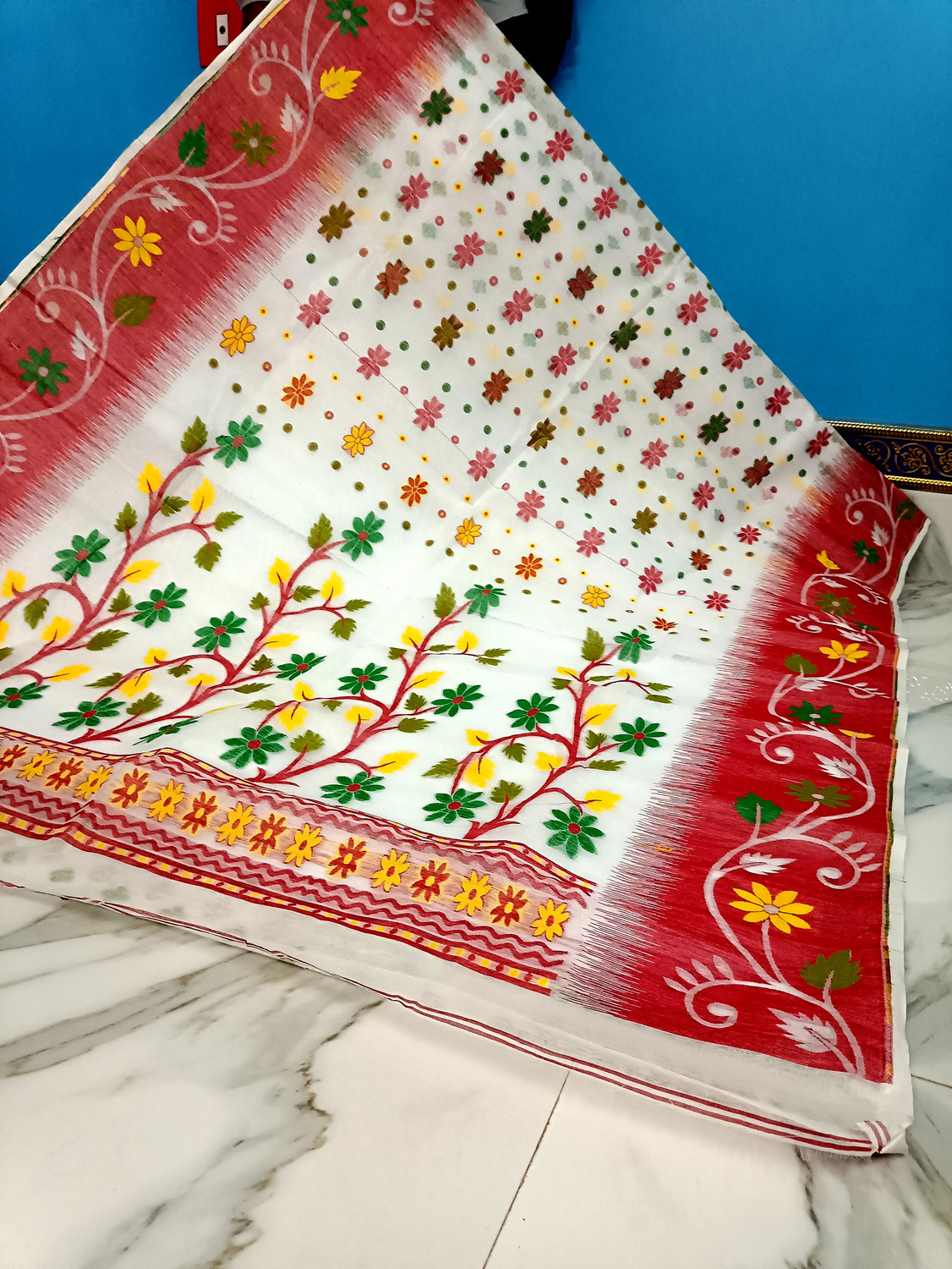 Image of Happy Creation Woven Jamdani Handloom Cotton Blend Saree (Multicolor)