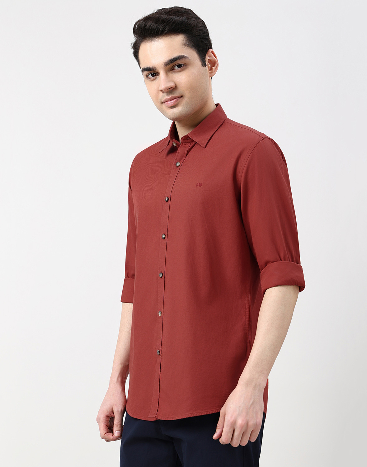 Image of PETER ENGLAND Men Slim Fit Solid Spread Collar Casual Shirt