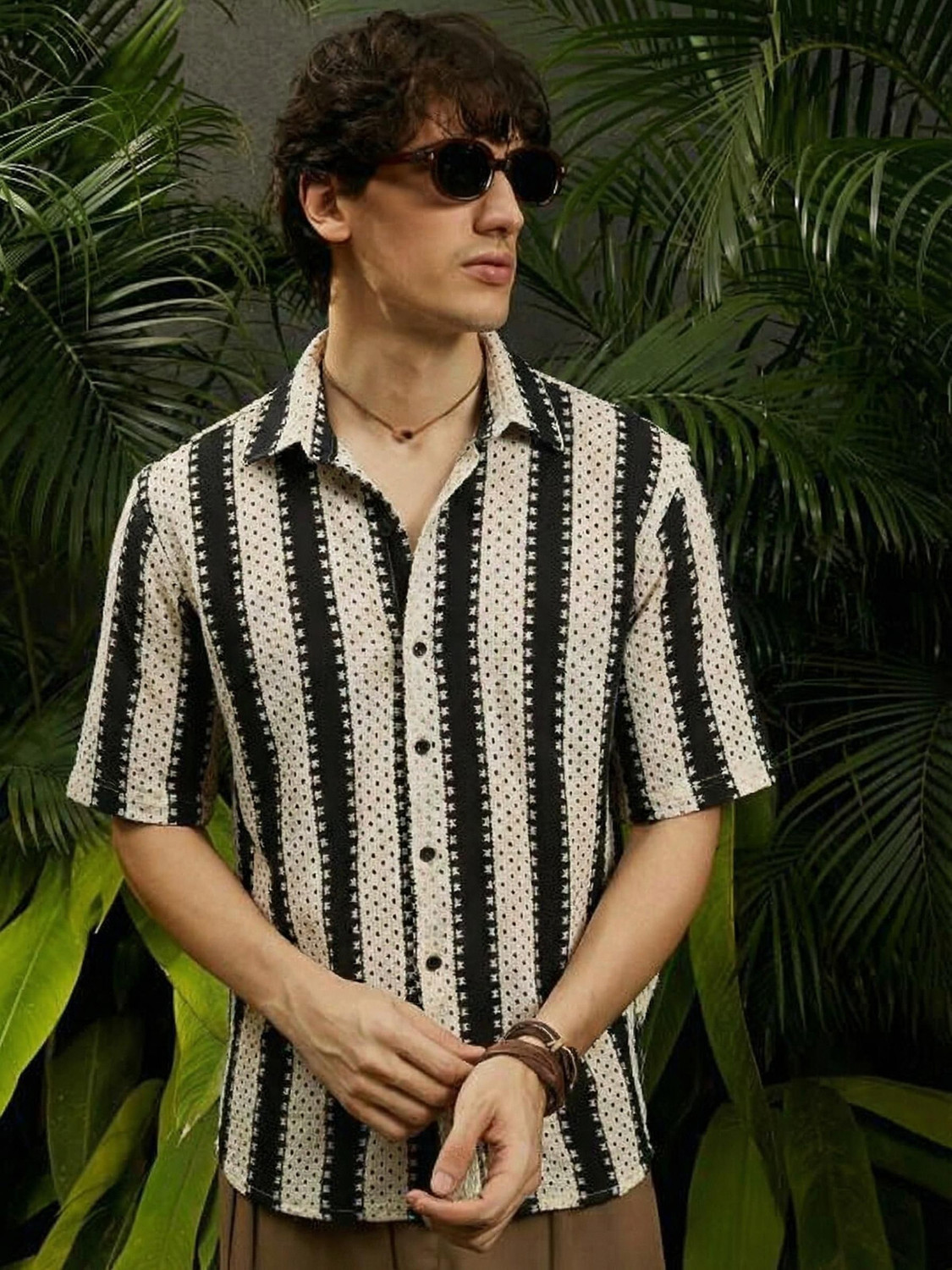 SHOPBAZAR Men Relaxed Fit Striped Spread Collar Casual Shirt - Image 1