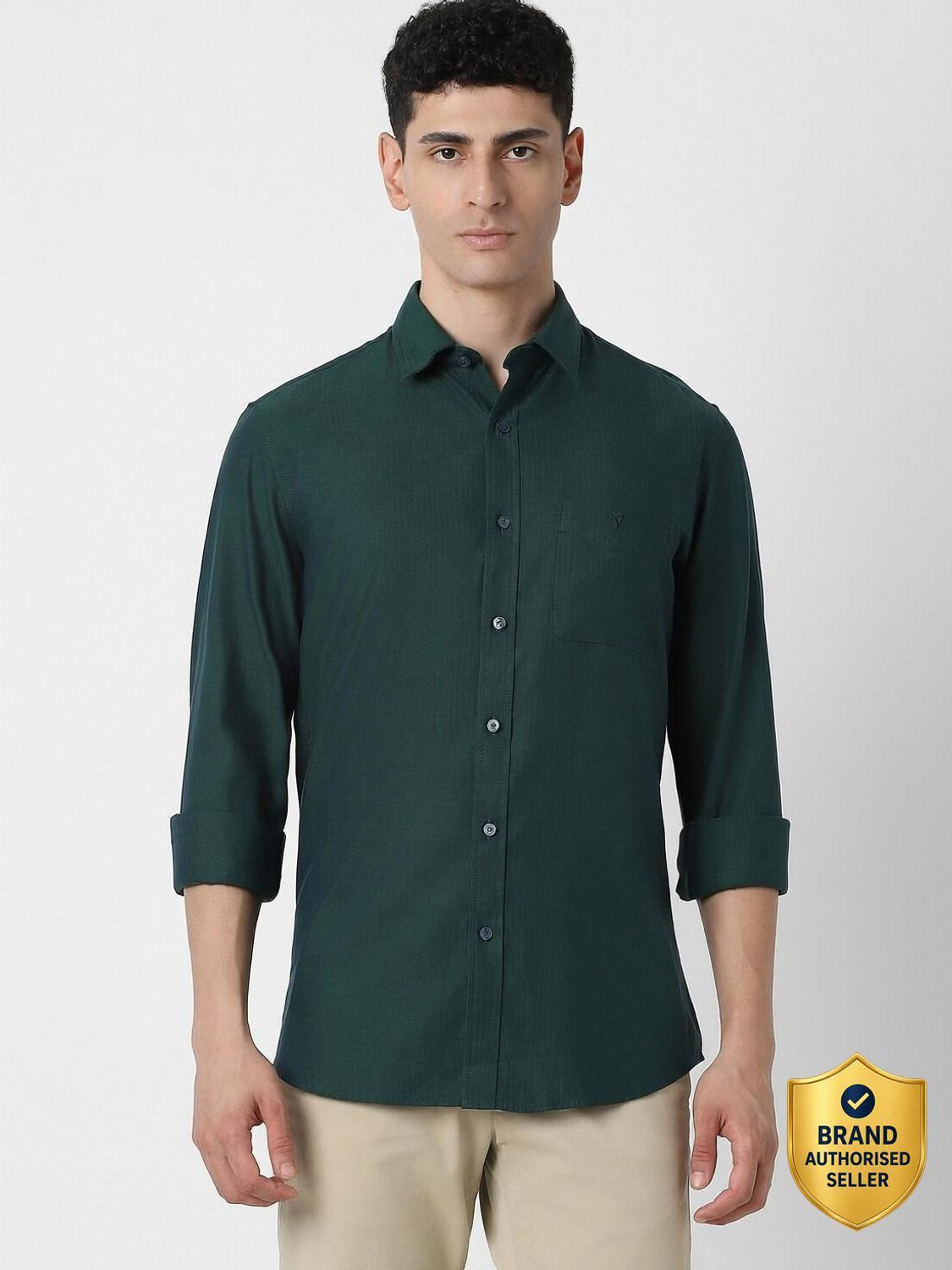 Image of VAN HEUSEN Men Slim Fit Solid Spread Collar Casual Shirt