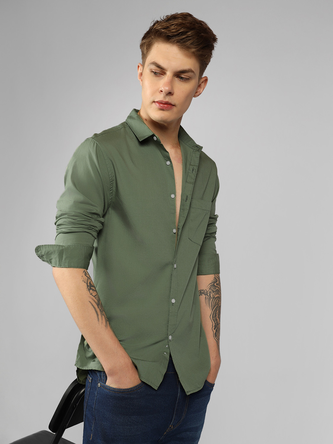 Dennis Lingo Men Slim Fit Solid Spread Collar Casual Shirt - Image 1