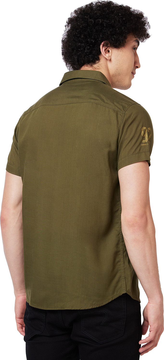 Image of Spykar Men Regular Fit Solid Spread Collar Casual Shirt