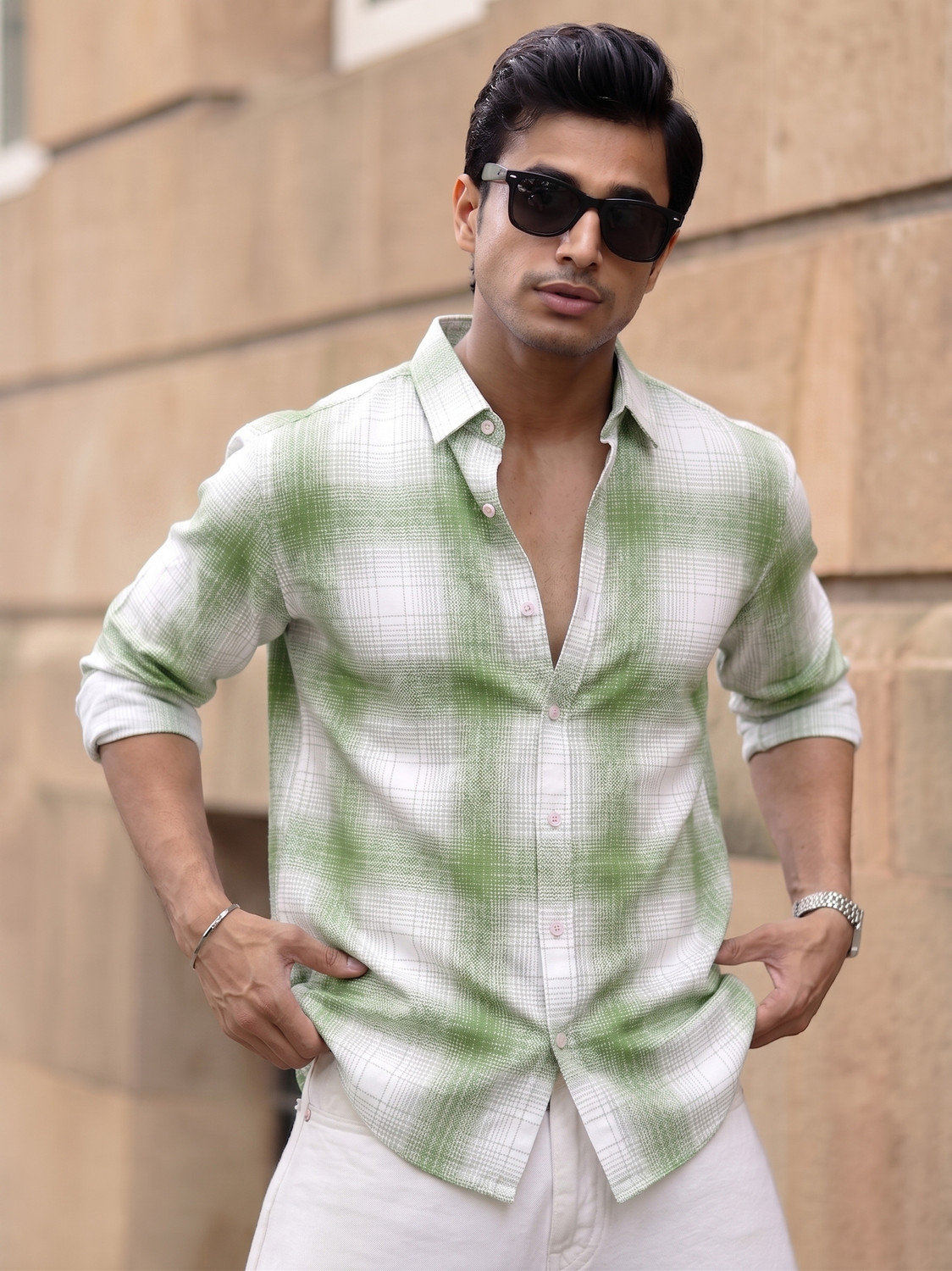 Image of METRONAUT Men Regular Fit Checkered Spread Collar Casual Shirt