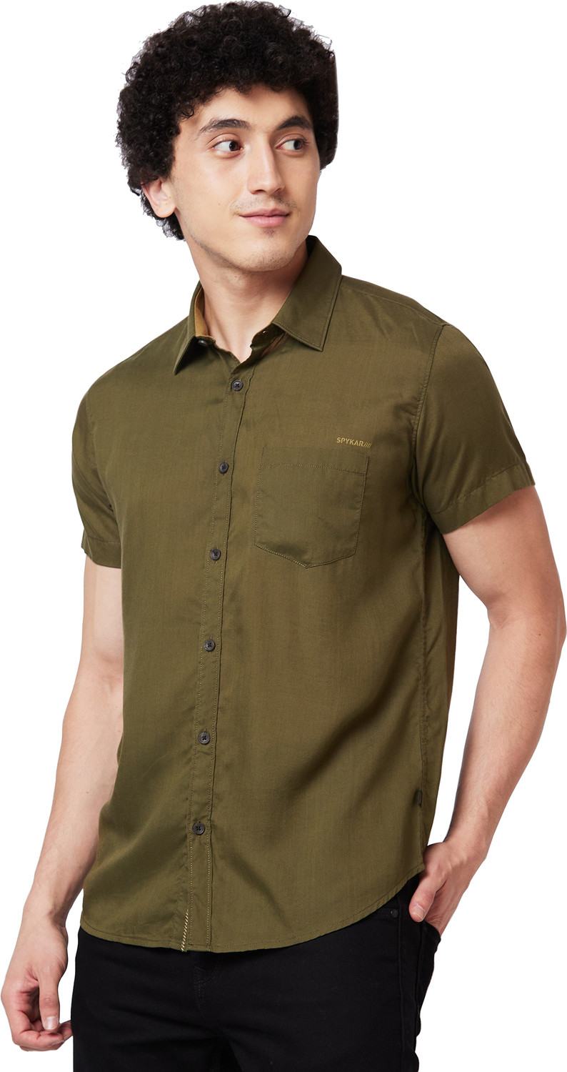 Image of Spykar Men Regular Fit Solid Spread Collar Casual Shirt