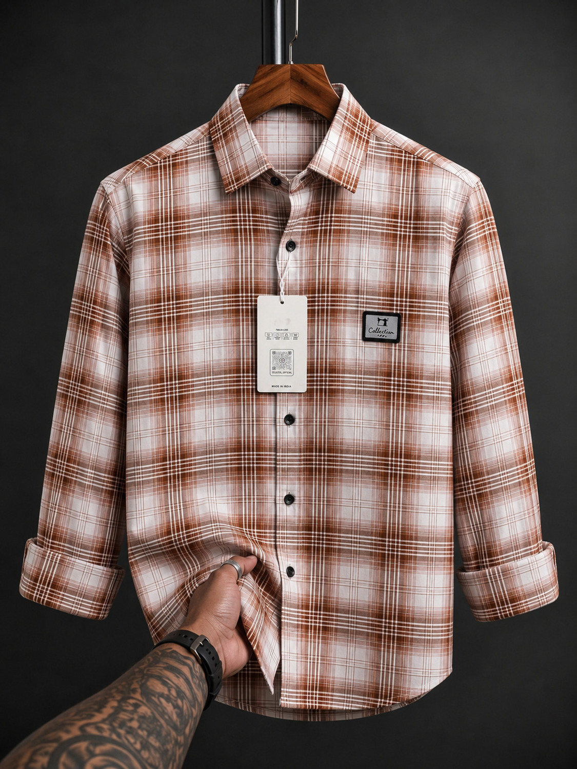 VELLOSTA Men's Checkered Casual Spread Shirt - Image 1