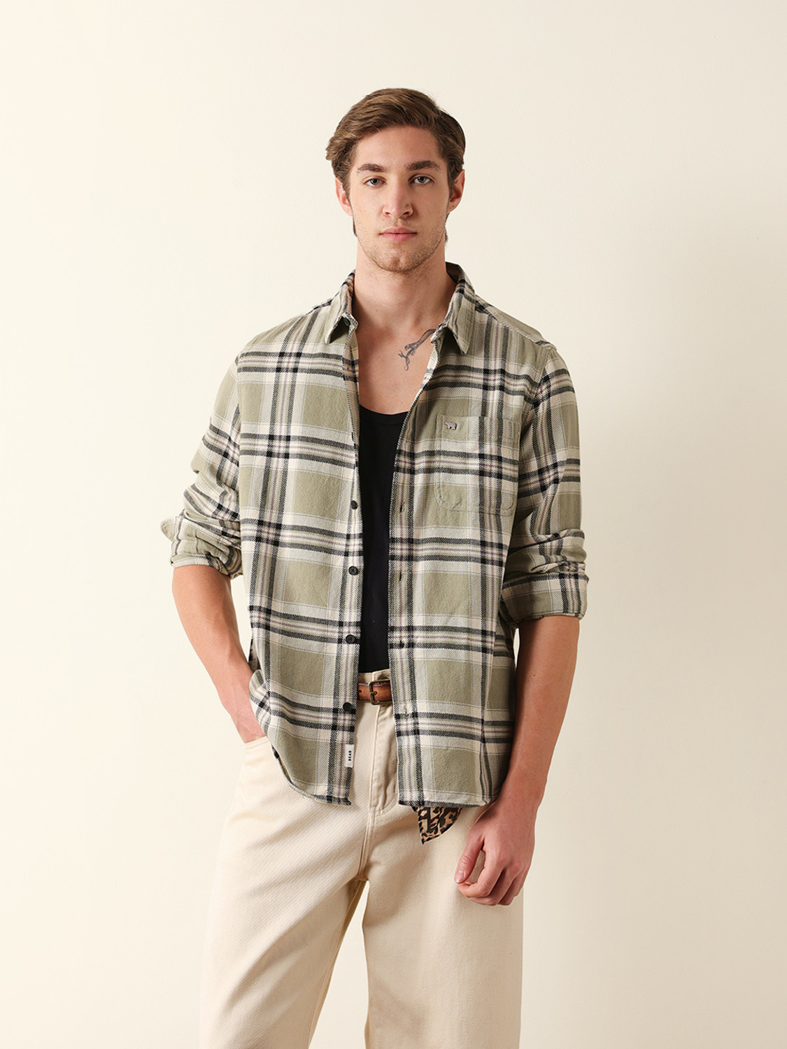 Image of THE BEAR HOUSE Men Slim Fit Solid Spread Collar Casual Shirt