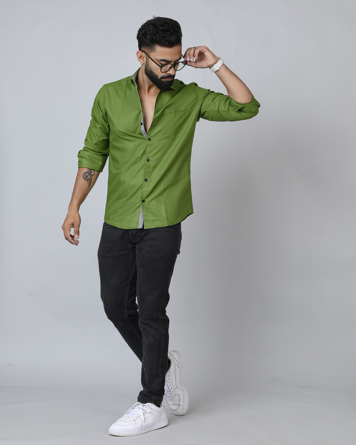 Image of Buscott Men Relaxed Fit Fit Solid Mandarin Collar Casual Shirt