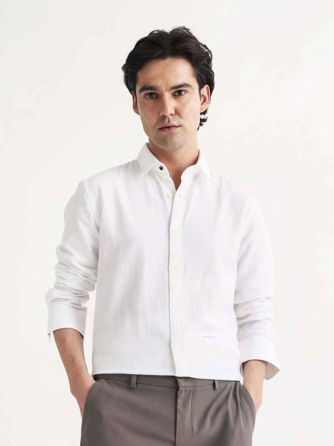 Image of Roadster Men Regular Fit Solid Mandarin Collar Casual Shirt