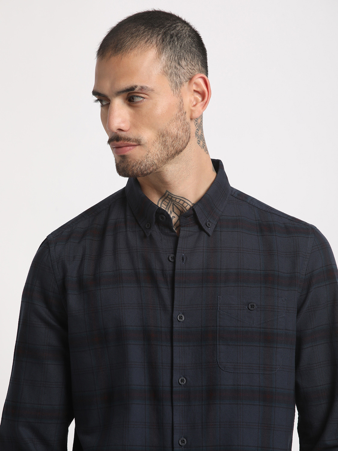 Image of THE BEAR HOUSE Men Slim Fit Solid Spread Collar Casual Shirt