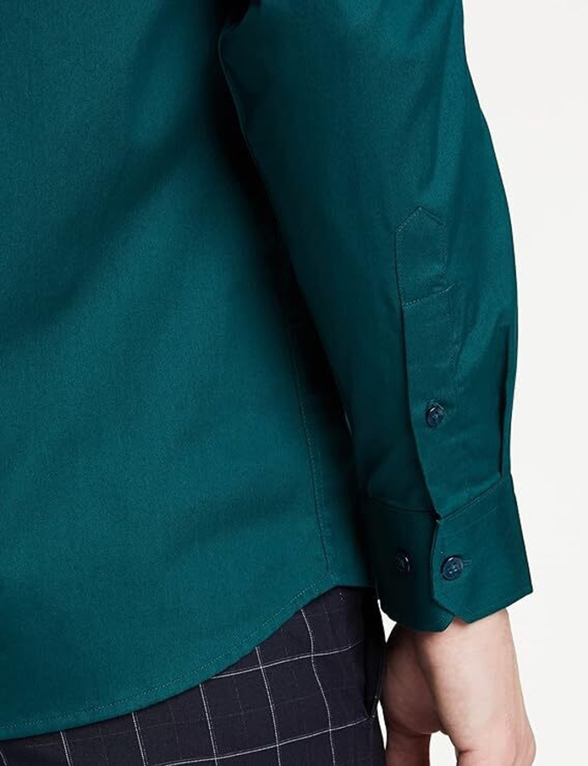 Image of NV MEN Men Regular Fit Solid Spread Collar Formal Shirt