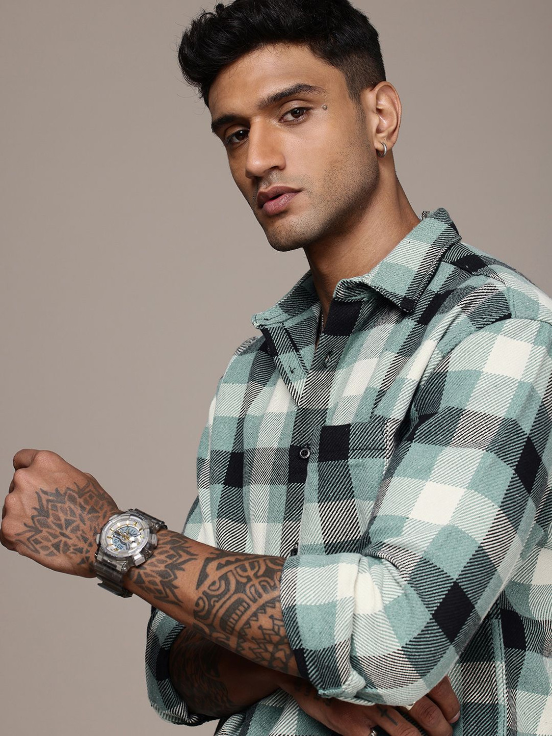 Image of Roadster Men Relaxed Fit Fit Checkered Casual Shirt