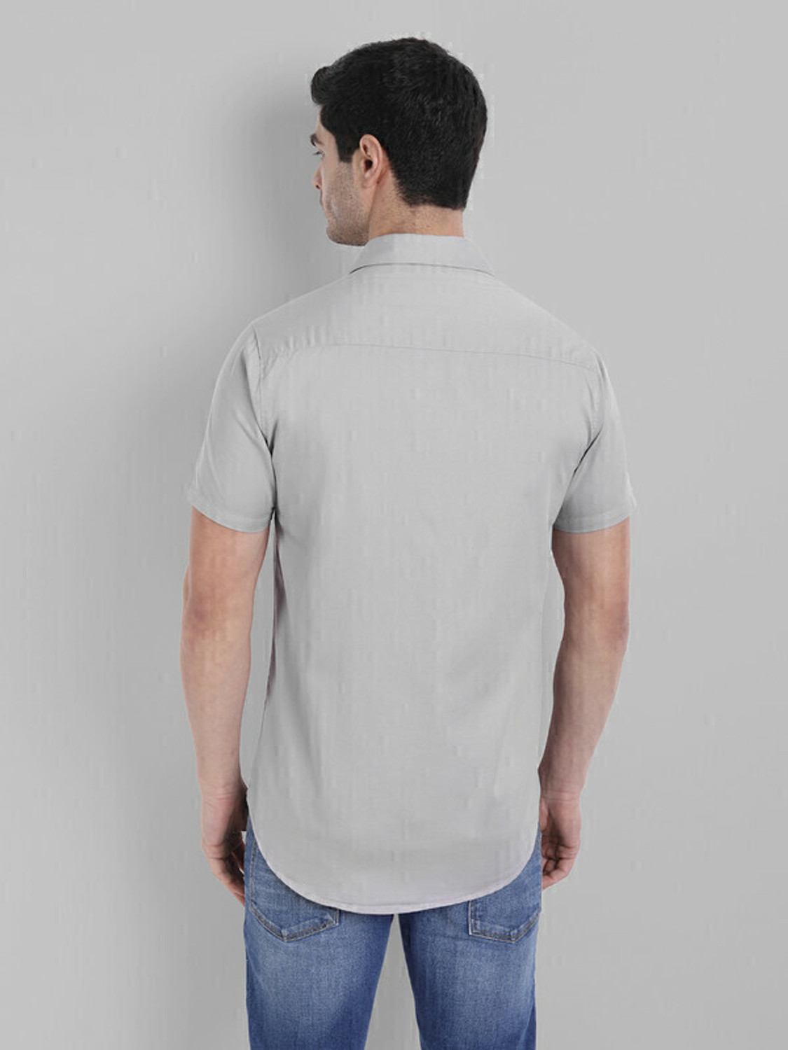 Image of Garry Richards Men Regular Fit Solid Spread Collar Casual Shirt
