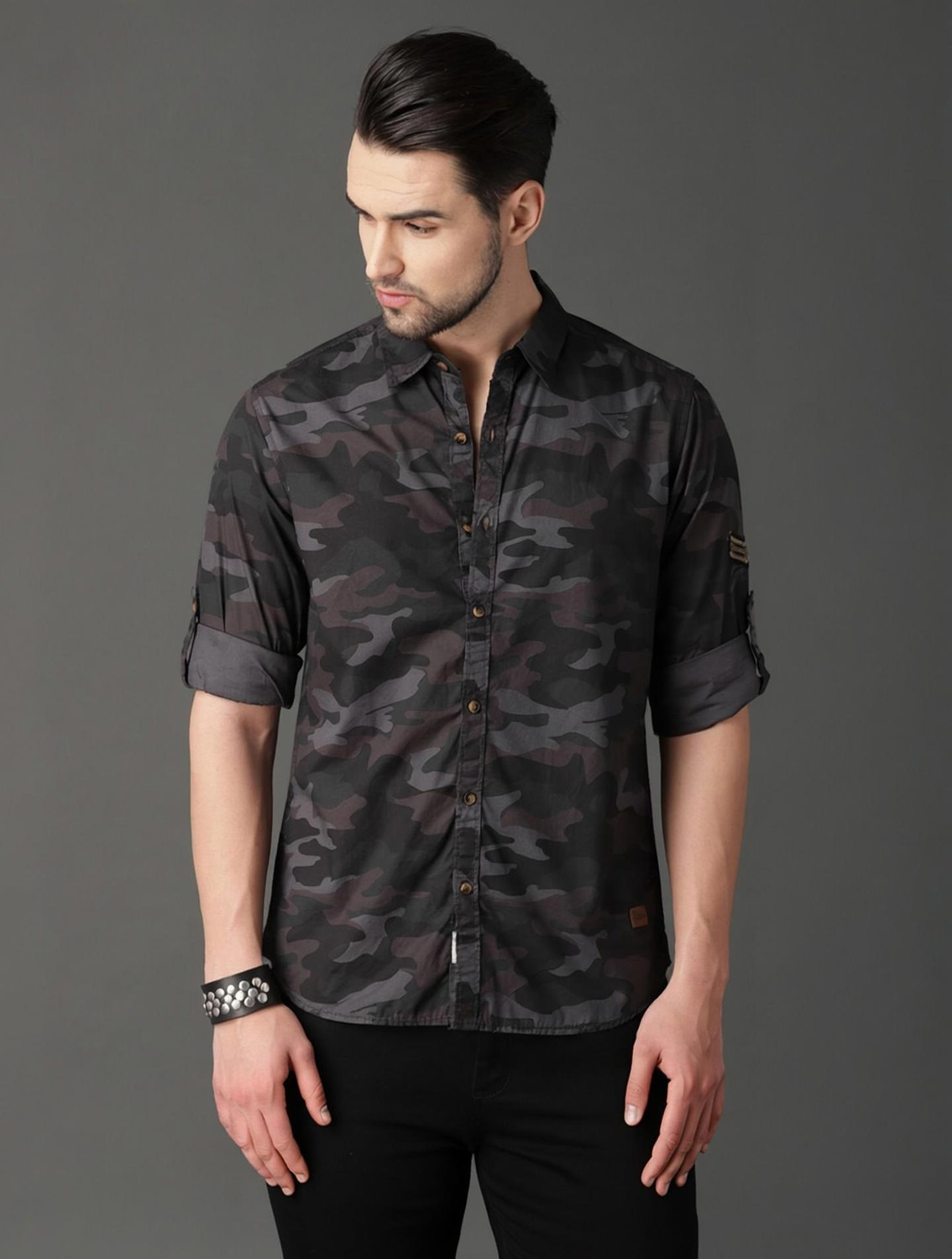 Image of Roadster Men Regular Fit Solid Spread Collar Casual Shirt