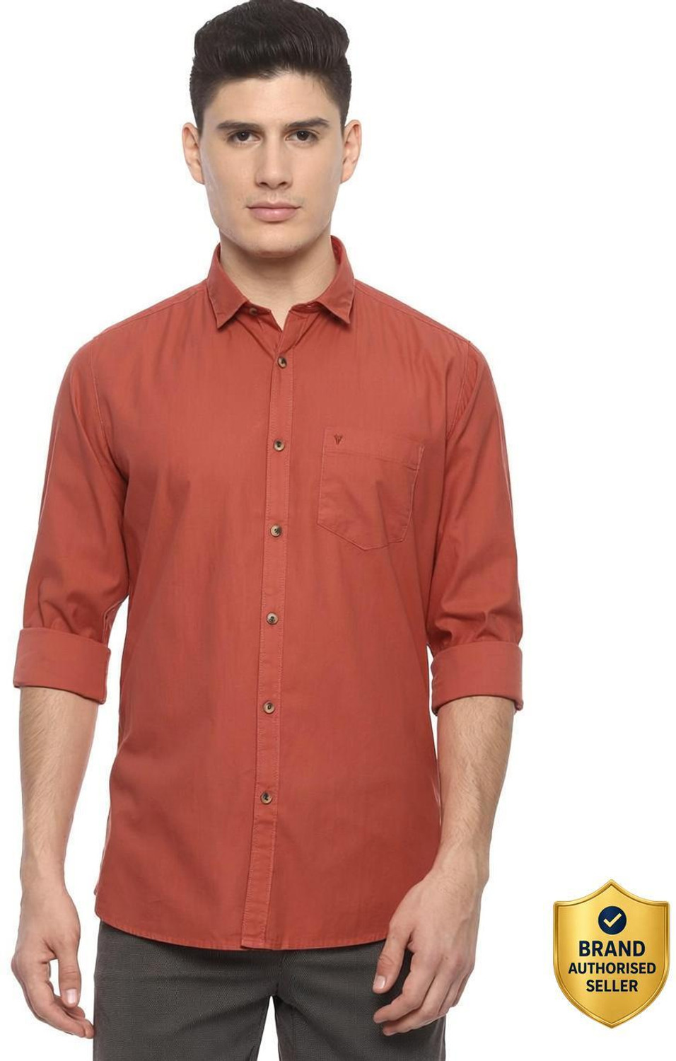Image of VAN HEUSEN Men Slim Fit Solid Casual Shirt