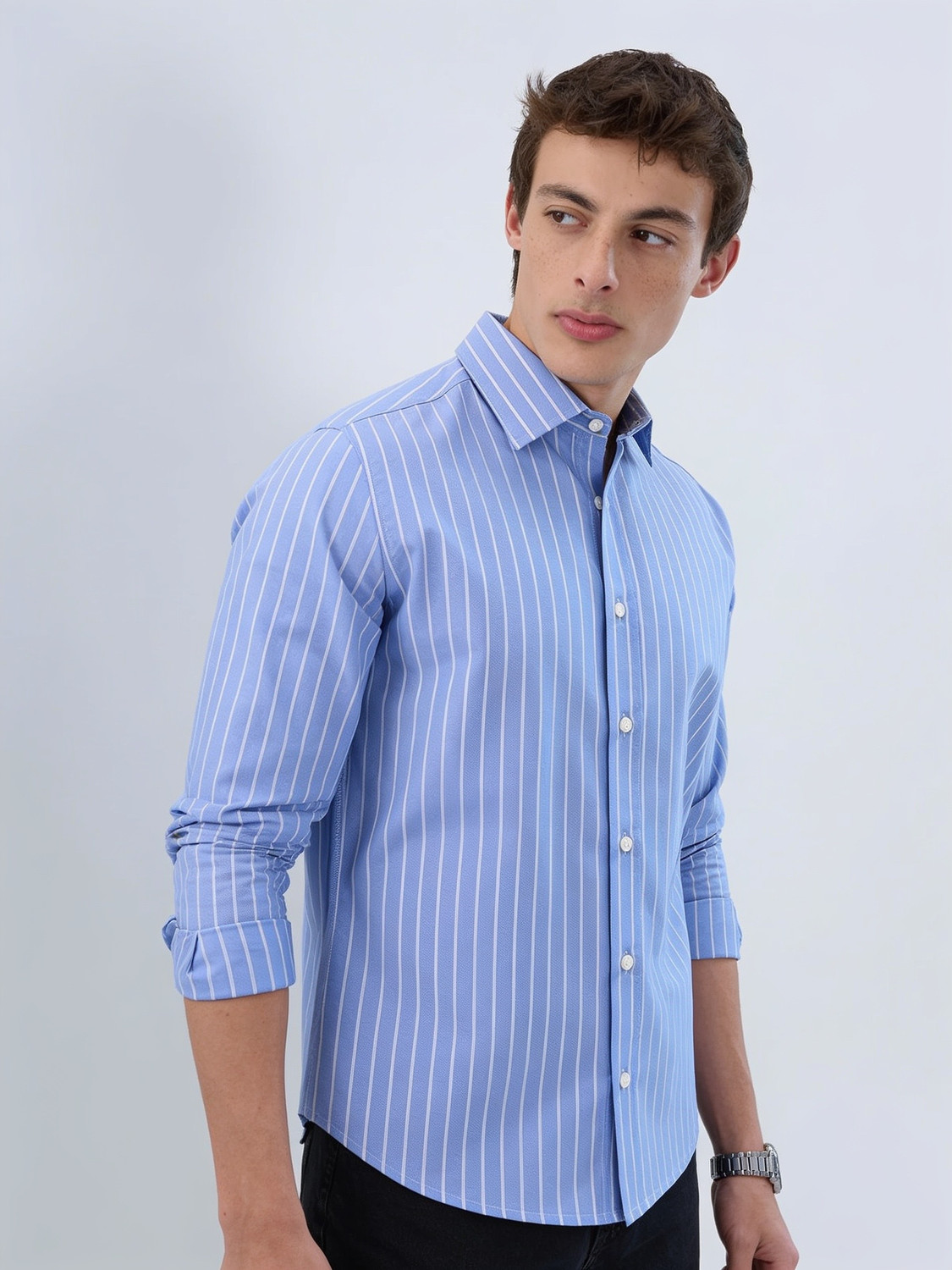 Image of METRONAUT Men Regular Fit Solid Mandarin Collar Casual Shirt