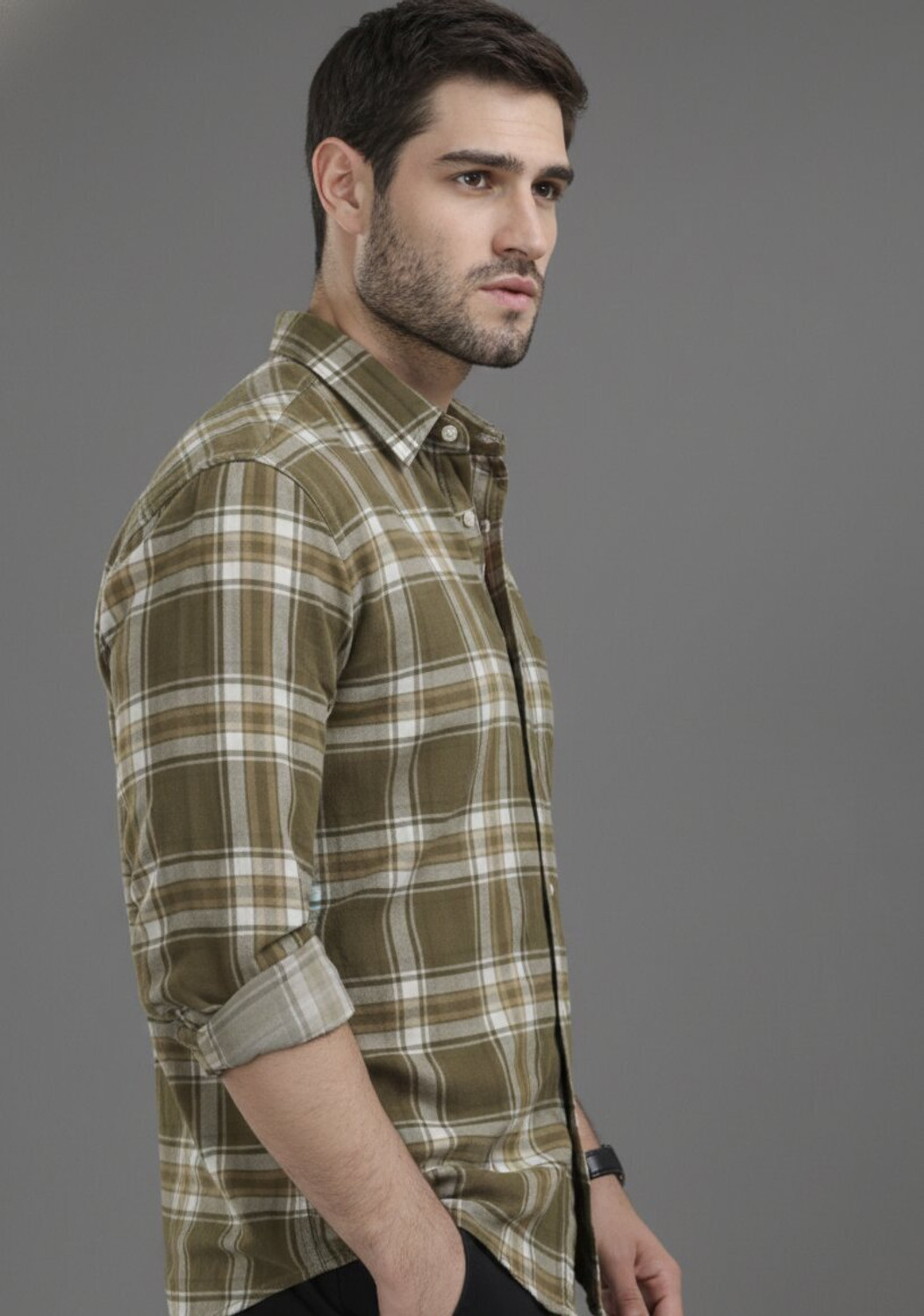 Image of Roadster Men Regular Fit Solid Spread Collar Casual Shirt