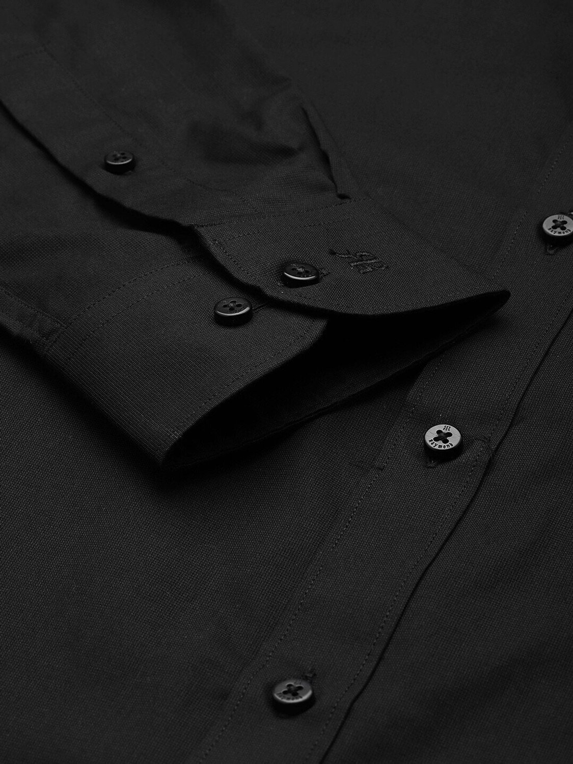 Image of Raymond Men Slim Fit Solid Cut Away Collar Formal Shirt
