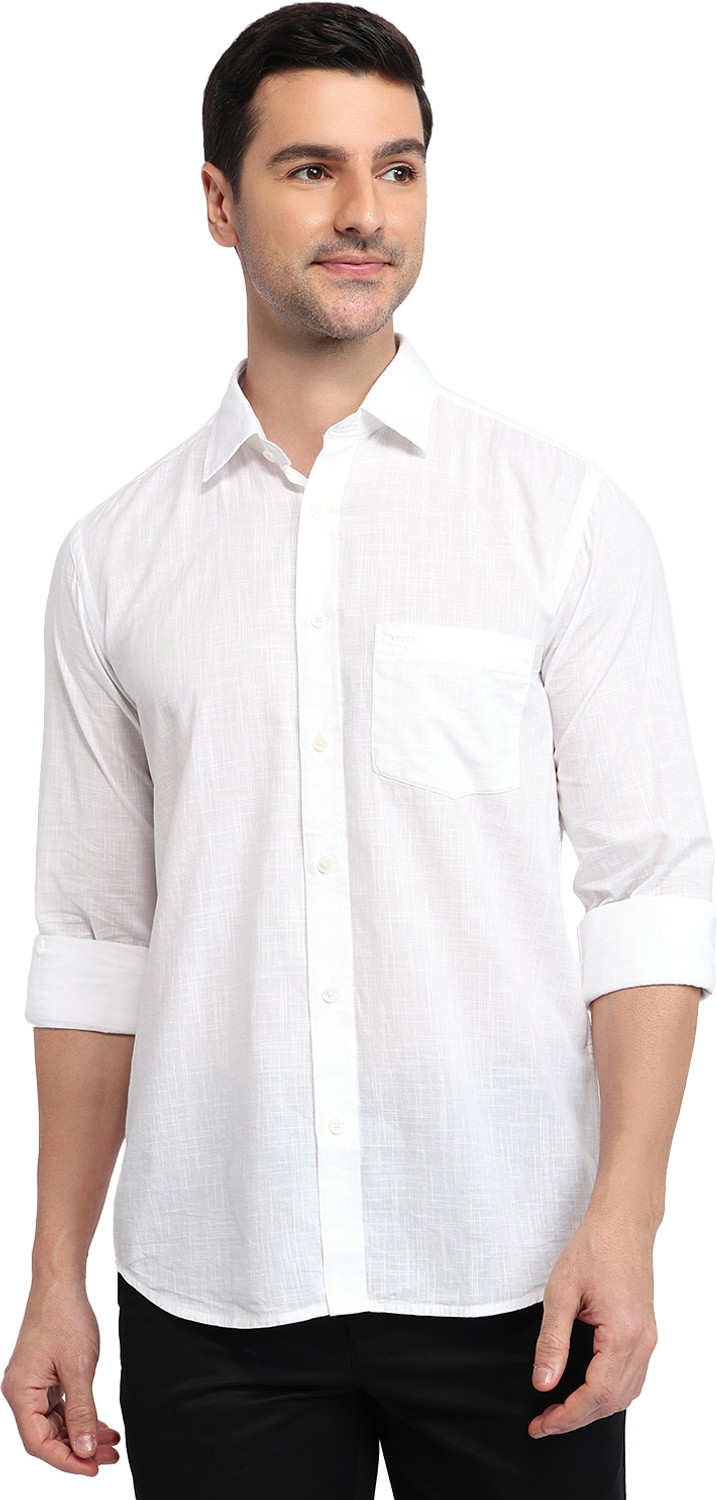 Image of CRIMSOUNE CLUB Men Slim Fit Solid Spread Collar Casual Shirt