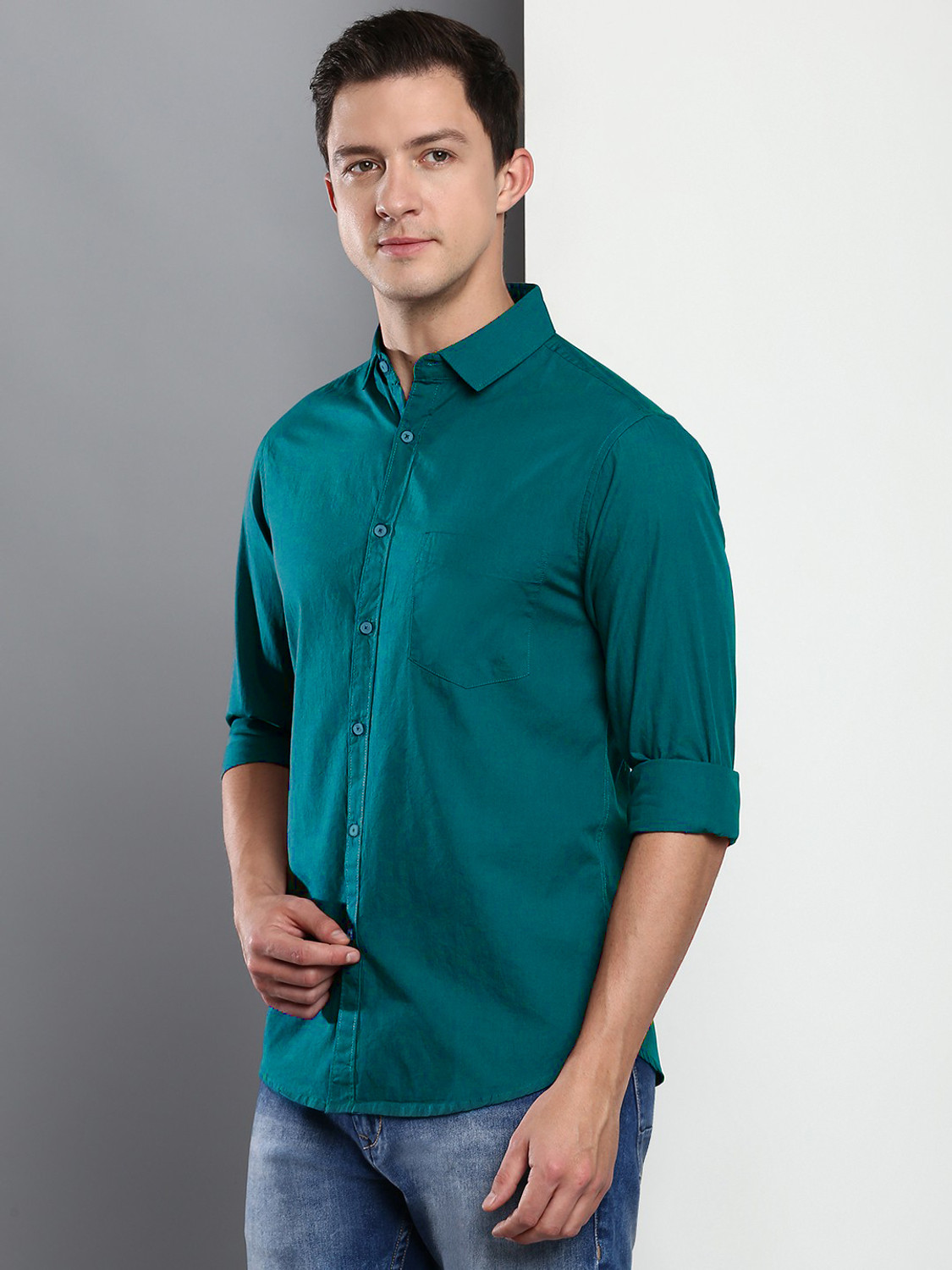 Image of PROVOGUE Men Slim Fit Solid Slim Collar Casual Shirt