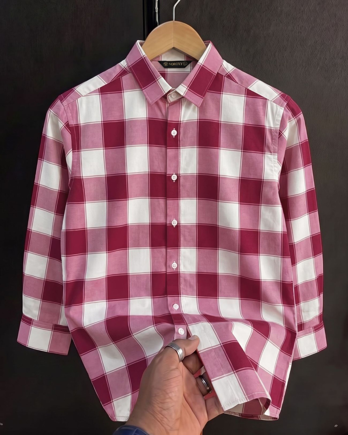 Image of LIBAAS CORNER Men Regular Fit Solid Spread Collar Casual Shirt