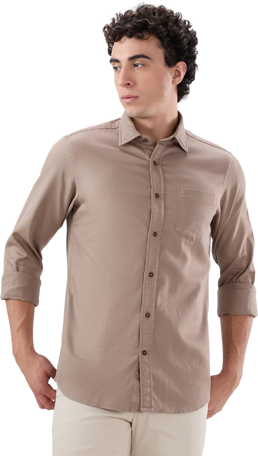 Image of CRIMSOUNE CLUB Men Slim Fit Solid Spread Collar Casual Shirt