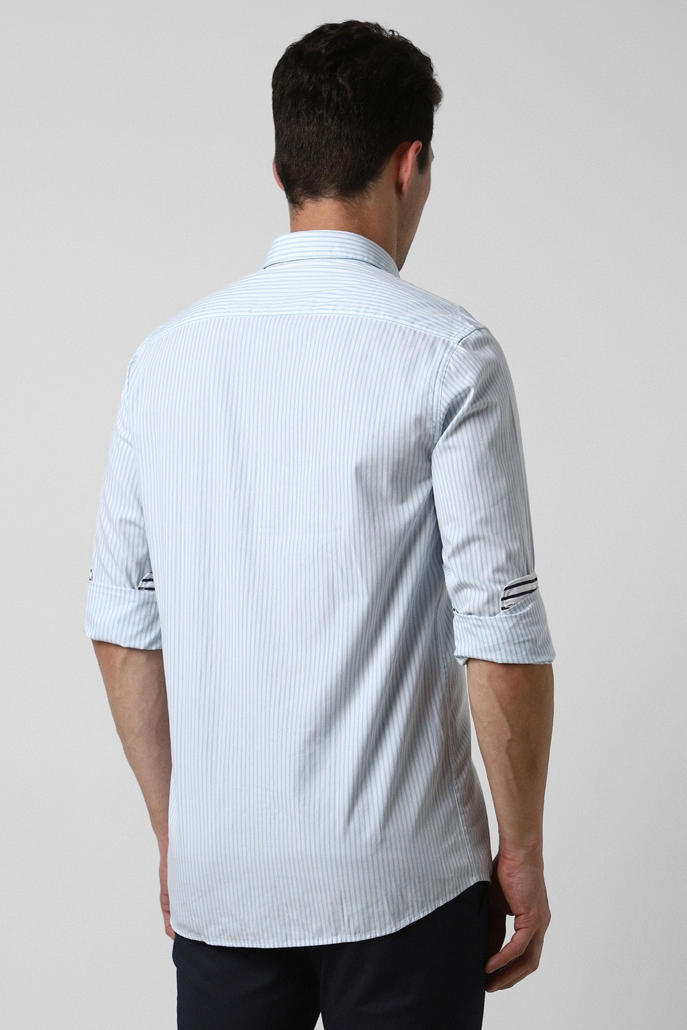 Image of PETER ENGLAND Men Slim Fit Striped Spread Collar Casual Shirt