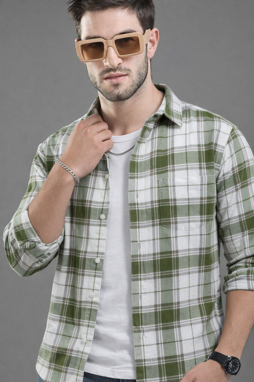 Image of Crystalcruse Men Regular Fit Checkered Spread Collar Casual Shirt