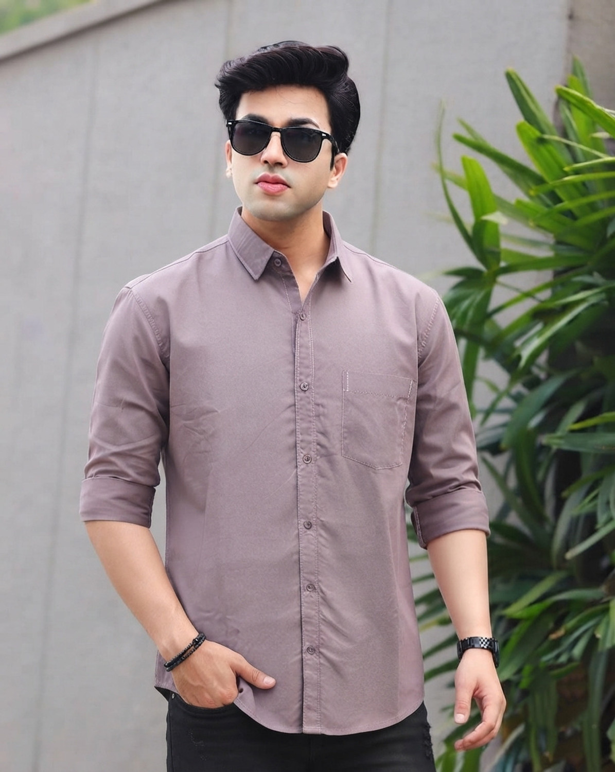 Image of Roadster Men Regular Fit Solid Spread Collar Casual Shirt